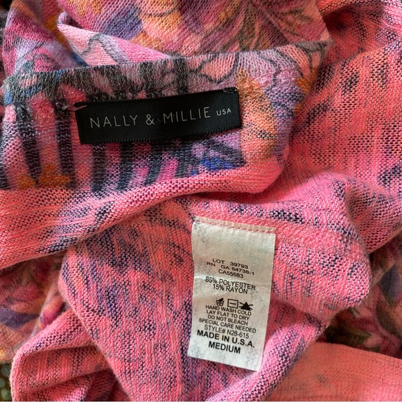 💐Gorgeous Nally and Millie floral knit tunic top - Picture 5 of 5